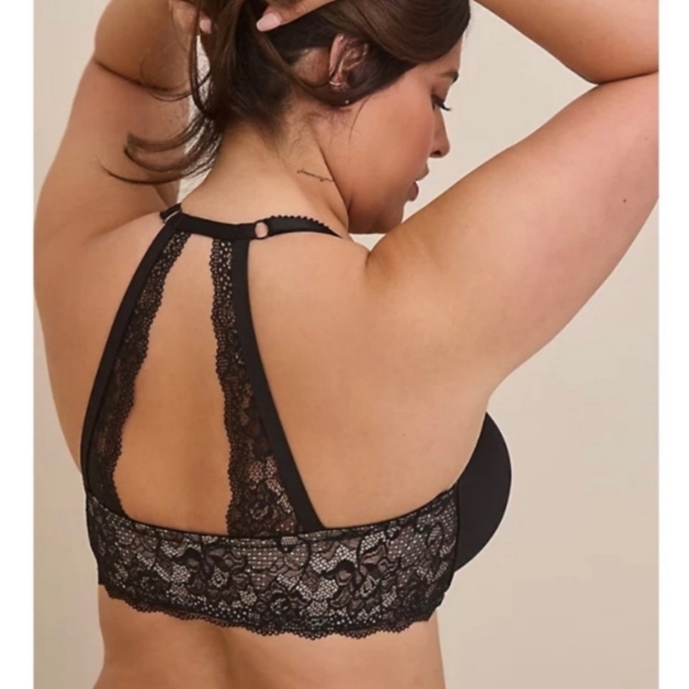Torrid Smooth Front Closure Racerback Bra